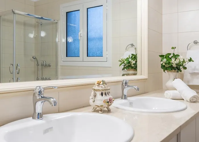 ヴィラ Katrin イアリソス